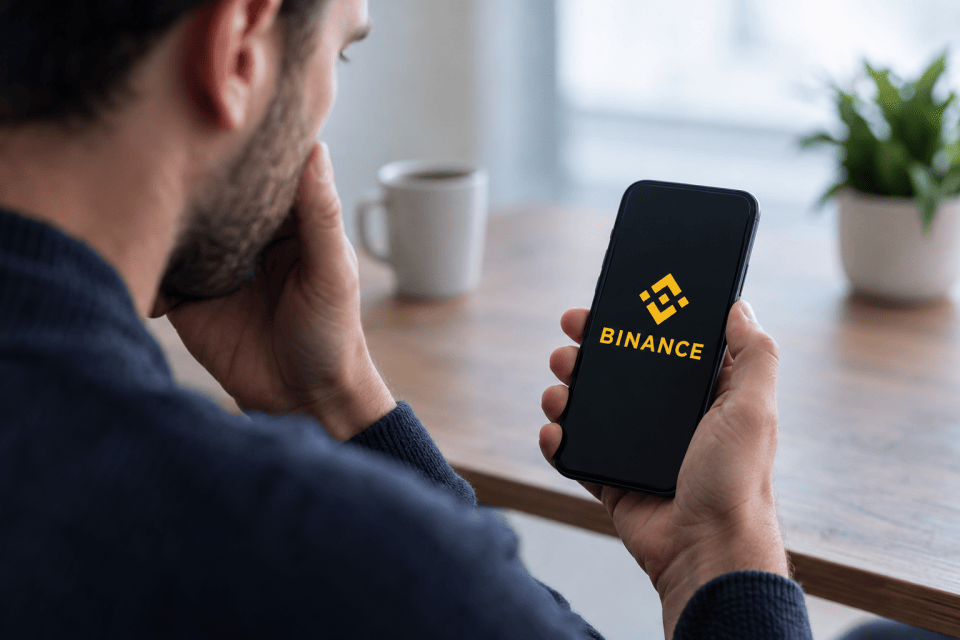 Binance bevestigt hack van 6,3 miljard dollar, opnames liggen stil